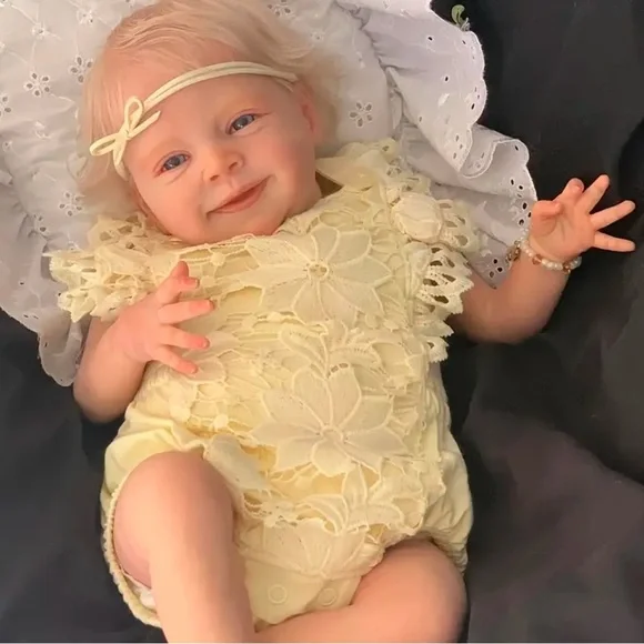 Infant Doll Reborn Hand Painted Poseable Real Lifelike Skin Infant Girl 🎉HP - Picture 7 of 8